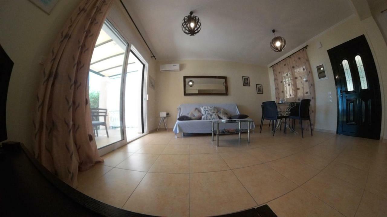 Prázdninový dům Beach Holiday Apartment, Corfu,greece Barbati